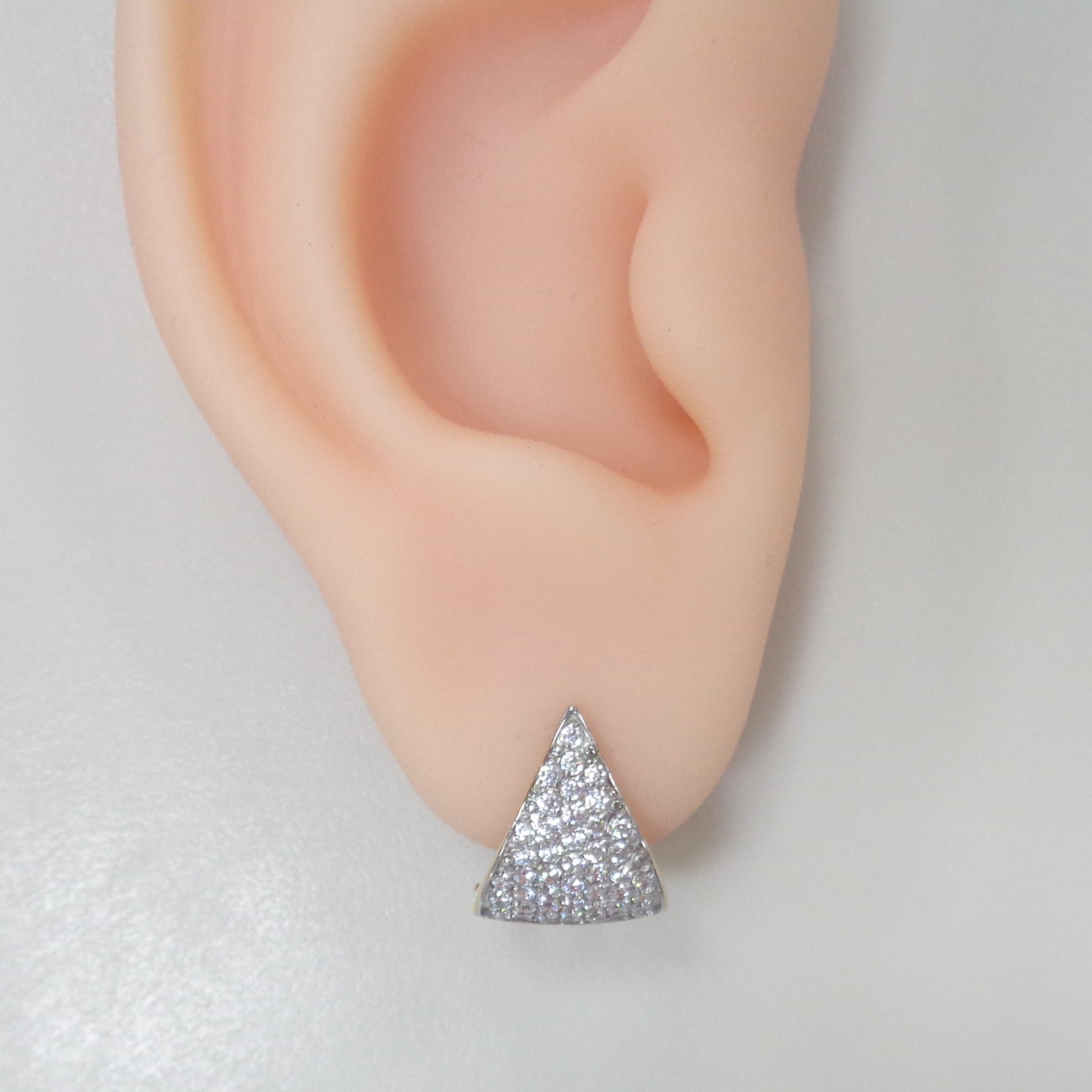 Золотые серьги 585 пробы; желтое золото; родий; вставки 88 Фианит бесцв.;